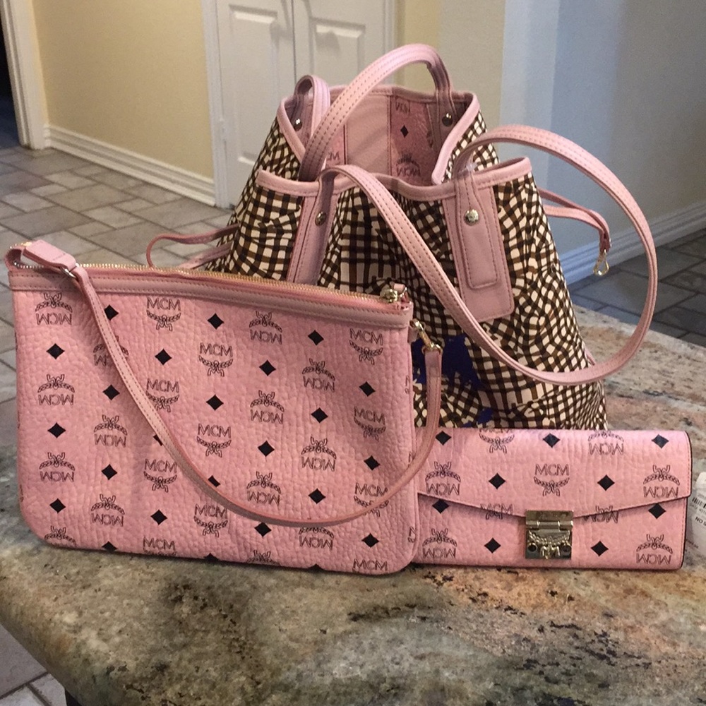 NWT MCM Reversible Liz Shopper and Patricia Wallet